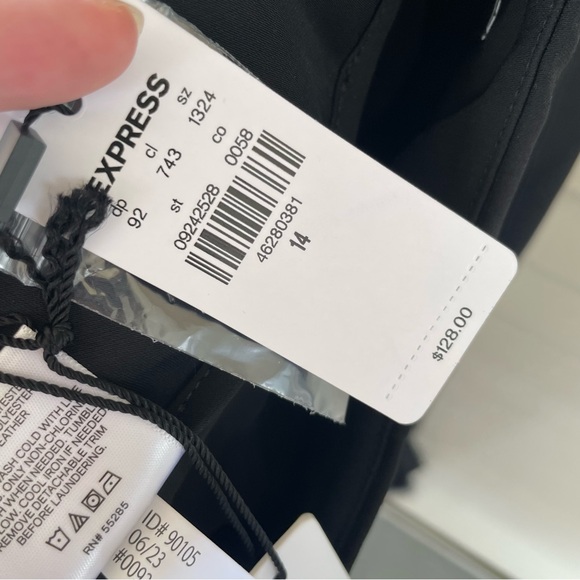 Express High Waisted Feather Hem Cropped Wide Leg Pant Size 14 (NWT) - Picture 10 of 11